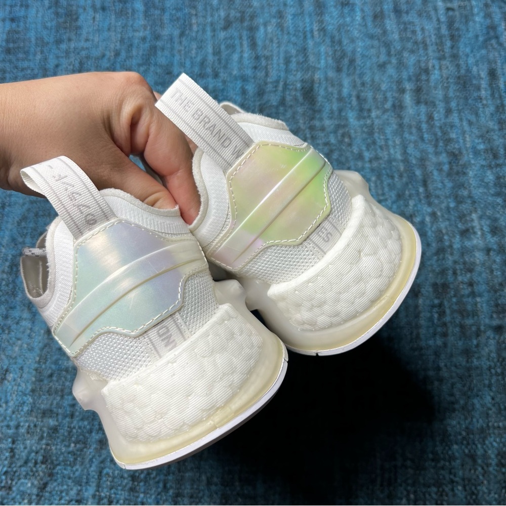 Adidas NMD V3 Sneakers in White Iridescent GX5698 Size Youth 5.5 or Women's 7 - Picture 6 of 8